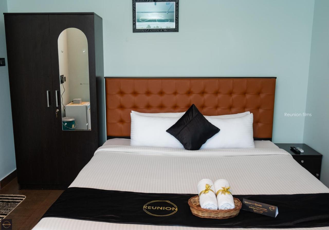 Hotel Reunion Ocean Tides Udupi Esterno foto