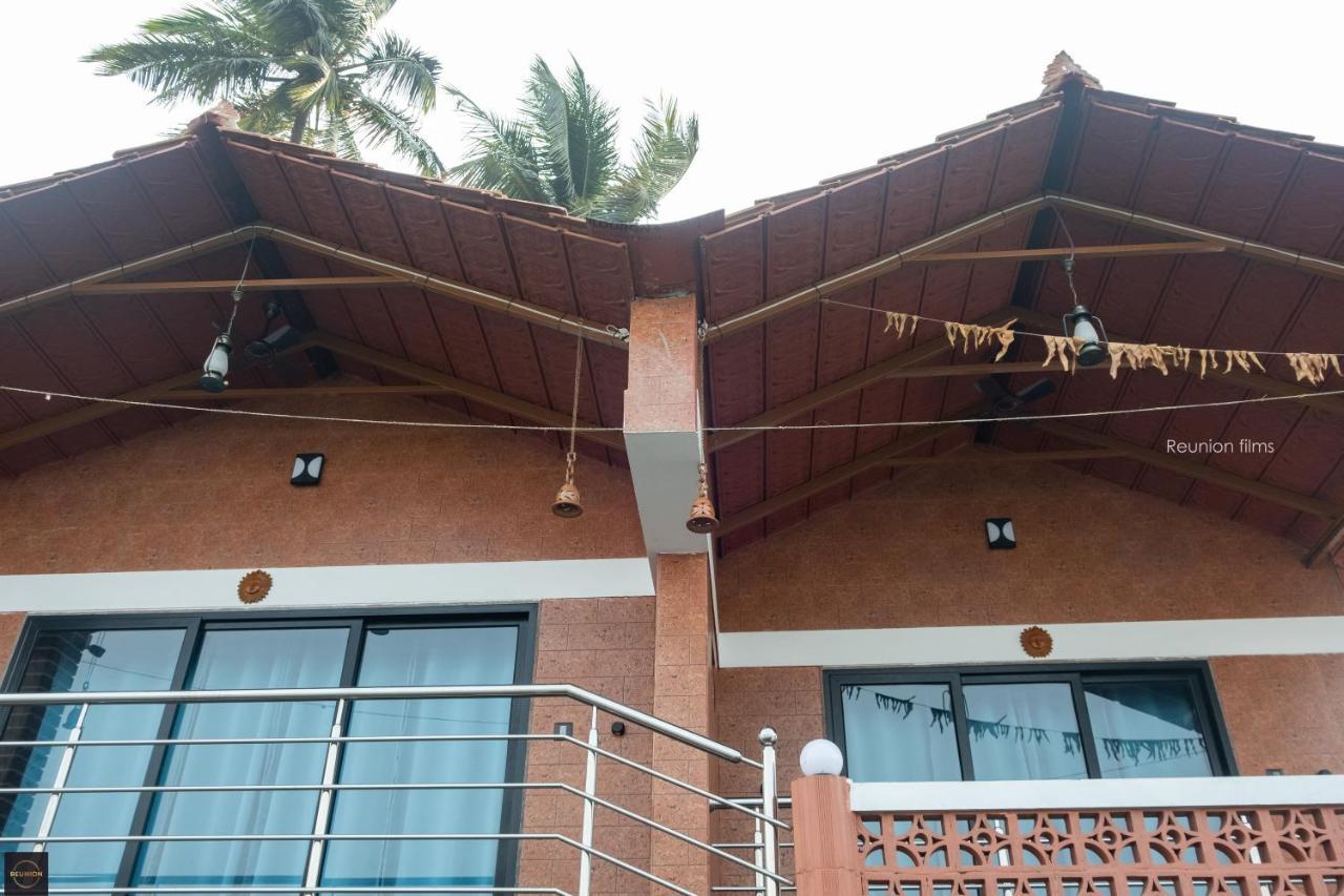 Hotel Reunion Ocean Tides Udupi Esterno foto