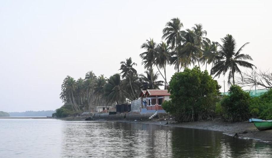 Hotel Reunion Ocean Tides Udupi Esterno foto