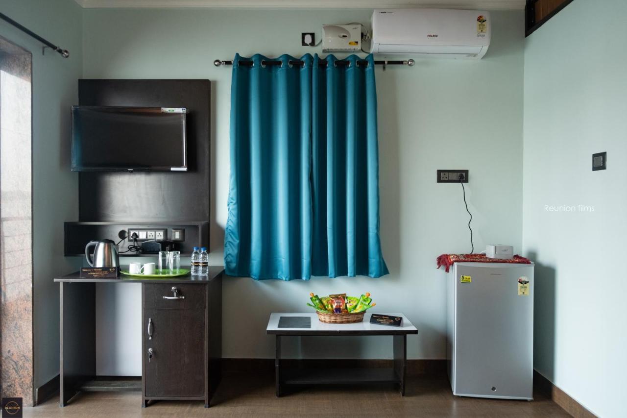 Hotel Reunion Ocean Tides Udupi Esterno foto