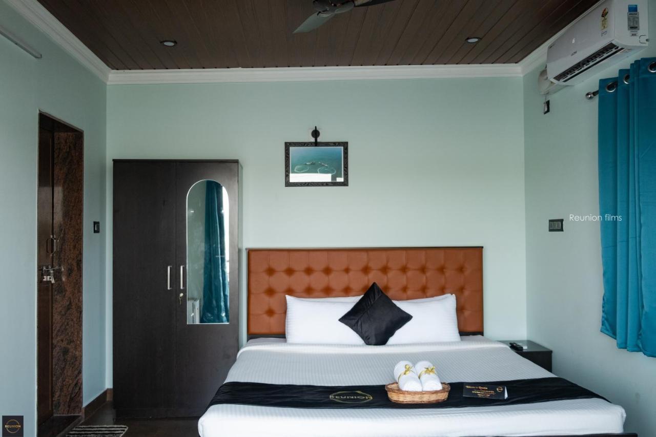 Hotel Reunion Ocean Tides Udupi Esterno foto