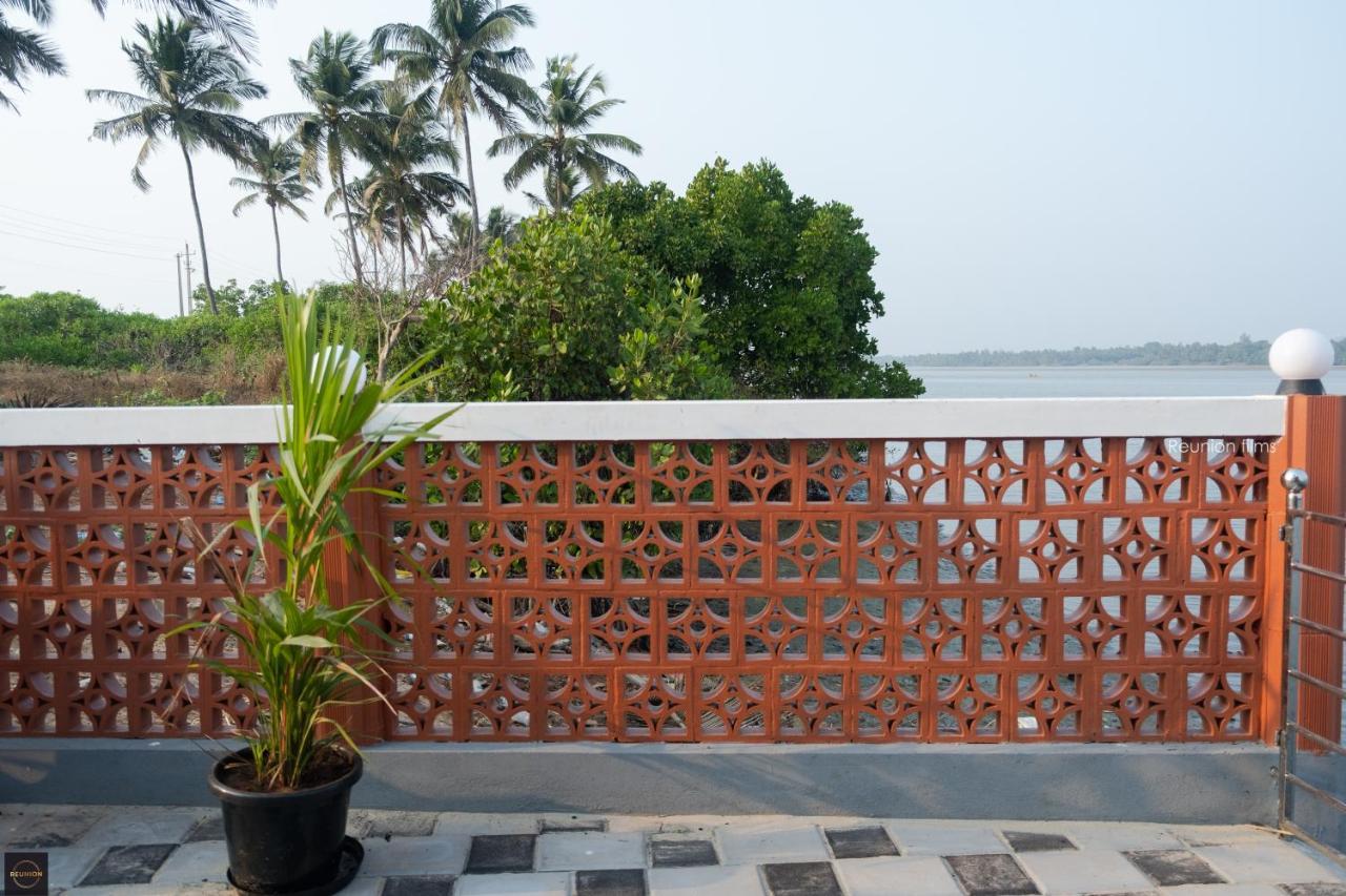 Hotel Reunion Ocean Tides Udupi Esterno foto