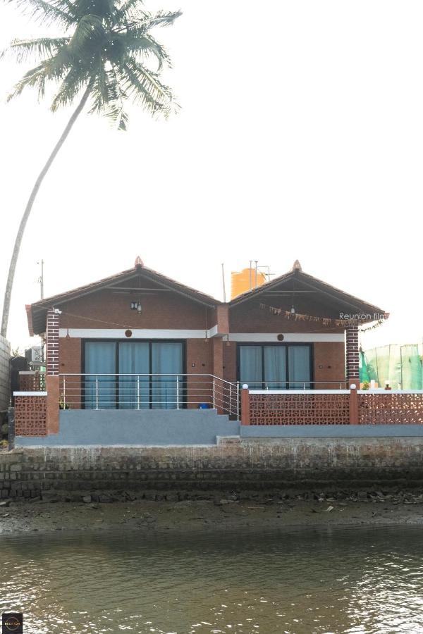 Hotel Reunion Ocean Tides Udupi Esterno foto