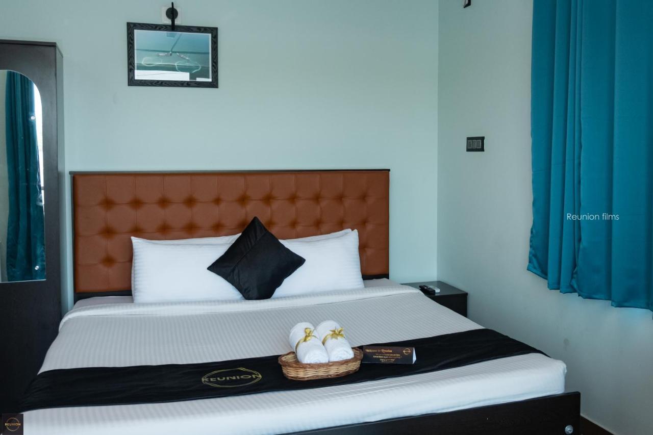 Hotel Reunion Ocean Tides Udupi Esterno foto