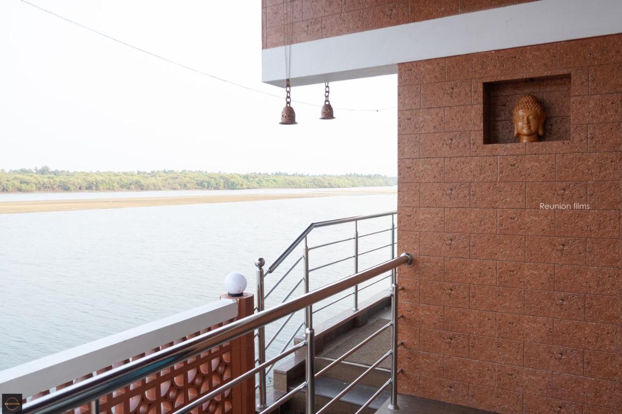Hotel Reunion Ocean Tides Udupi Esterno foto