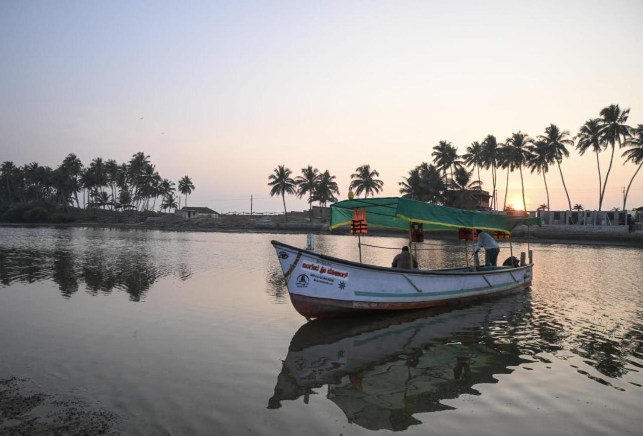 Hotel Reunion Ocean Tides Udupi Esterno foto